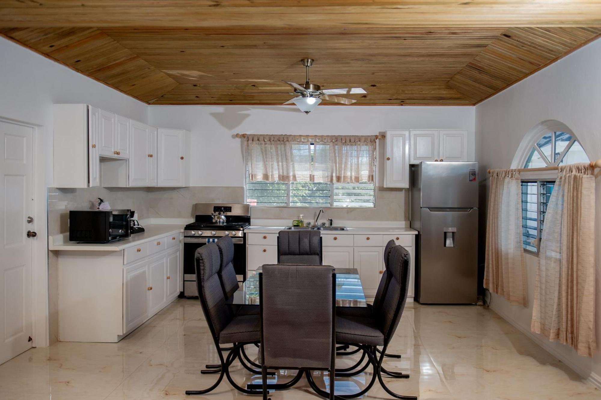 Beyond Sunset Resort & Villas เทรเชอร์ บีช ภายนอก รูปภาพ