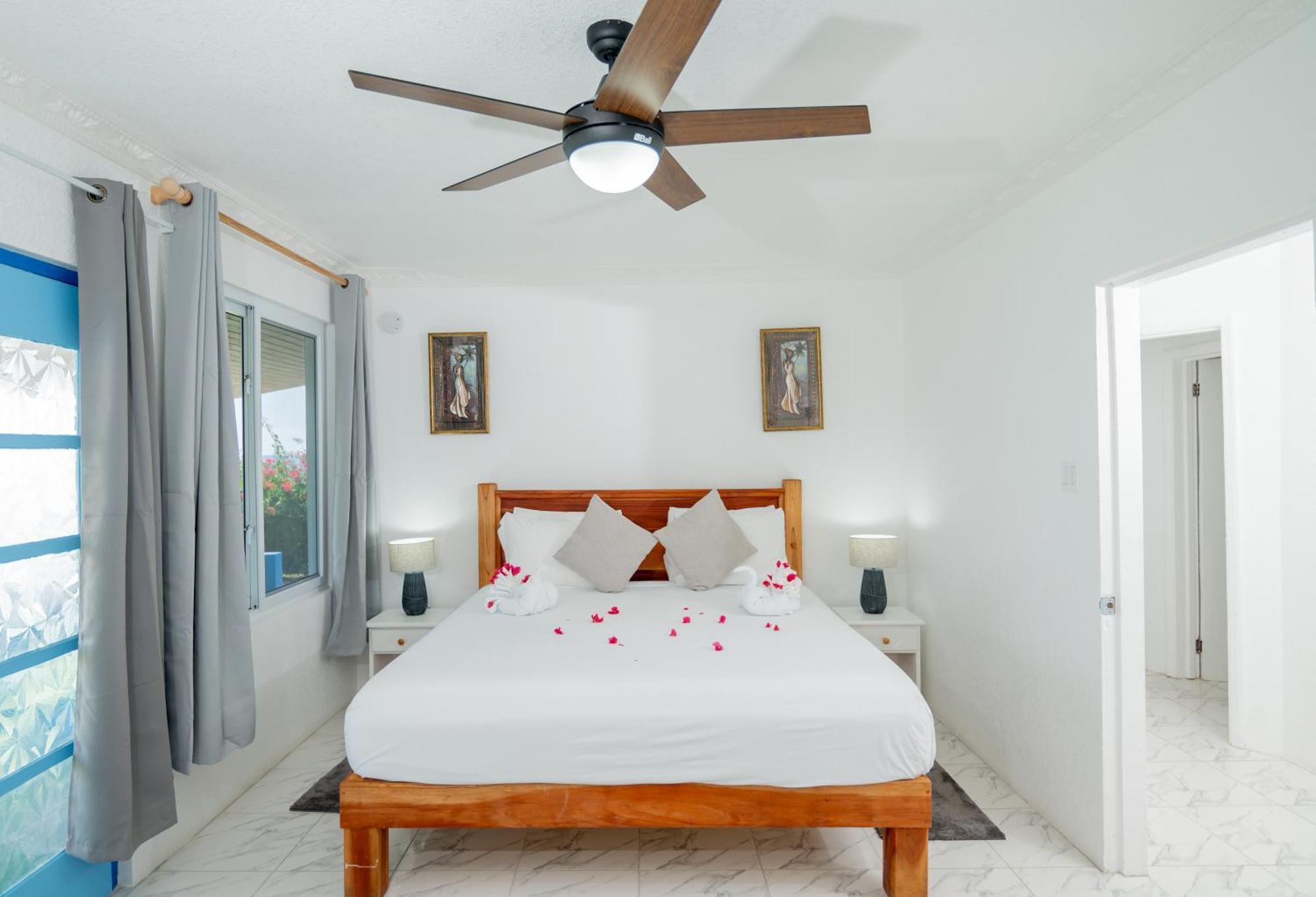 Beyond Sunset Resort & Villas เทรเชอร์ บีช ภายนอก รูปภาพ