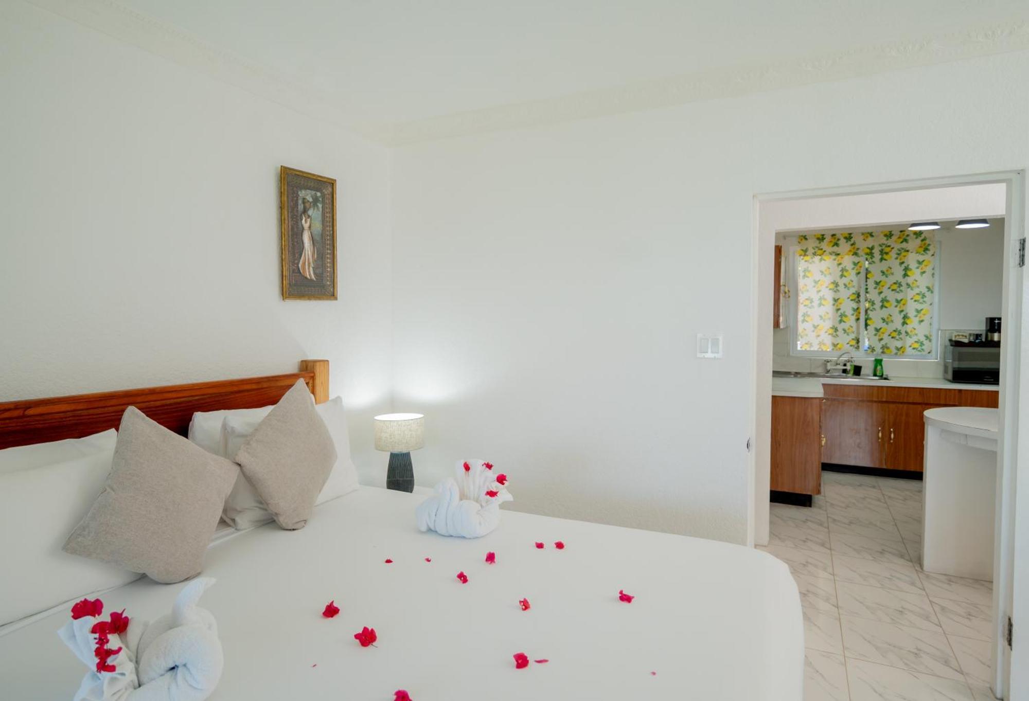 Beyond Sunset Resort & Villas เทรเชอร์ บีช ภายนอก รูปภาพ