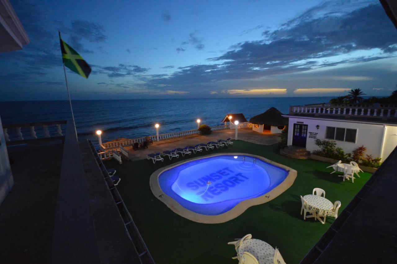 Beyond Sunset Resort & Villas เทรเชอร์ บีช ภายนอก รูปภาพ