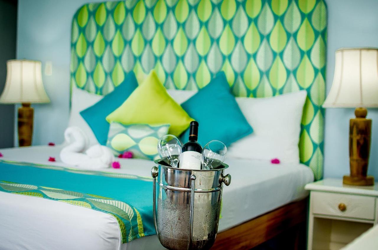 Beyond Sunset Resort & Villas เทรเชอร์ บีช ภายนอก รูปภาพ
